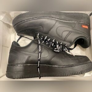 Black Nike Airforce 1 Low Supreme